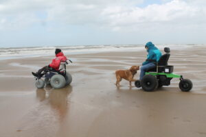 Stad Oostende en Inter organiseren testdag met innovatief strandmateriaal voor mensen met een beperking